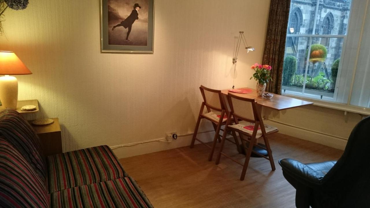 Royal Mile Apartment, 1 Minute From The Castle. Édimbourg